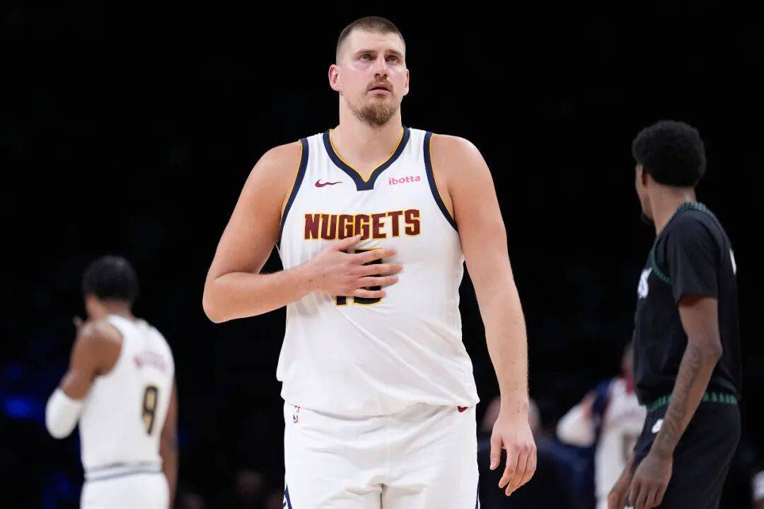 NBA | 杨瀚森背靠背仅得1分，约基奇三场三双创纪录